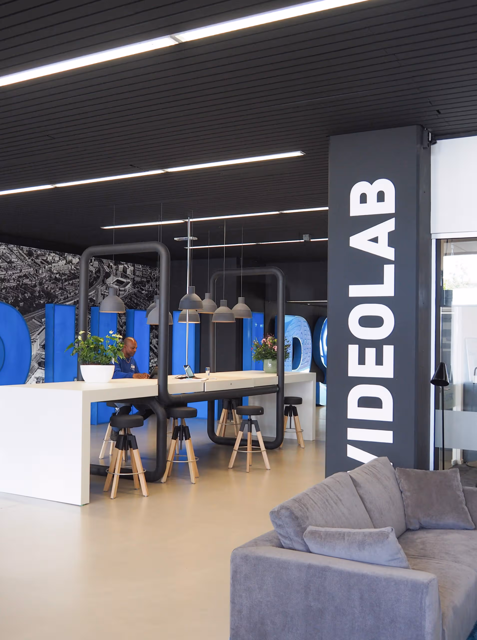 Office-S_Videolab_P-scaled-aspect-ratio-710-952-scaled-1